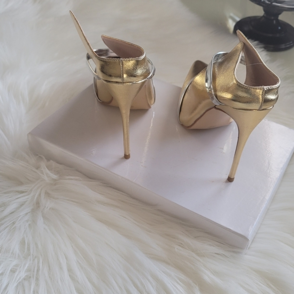 Shoes - Picture 2 of 4